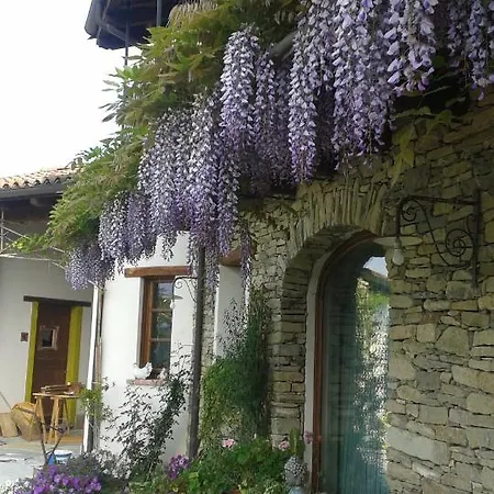 Magiche Langhe فندق مبيت وإفطار