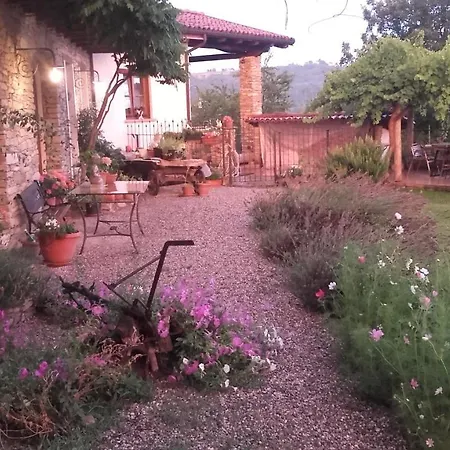 فندق مبيت وإفطار Magiche Langhe Paroldo